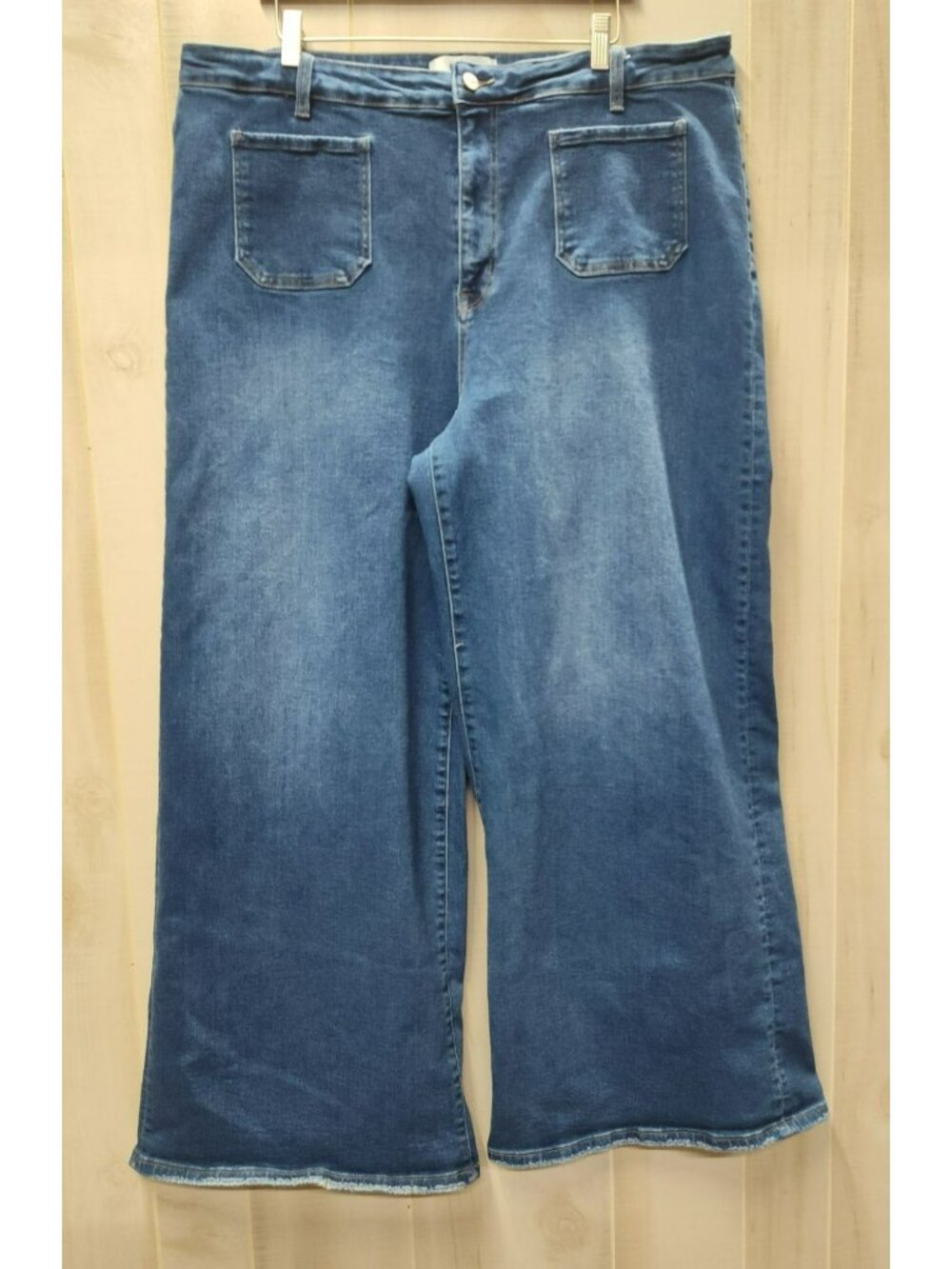 Mica Wide Leg Wide Awake Patch Pocket Jeans Size 20W fit like 22W distressed hem